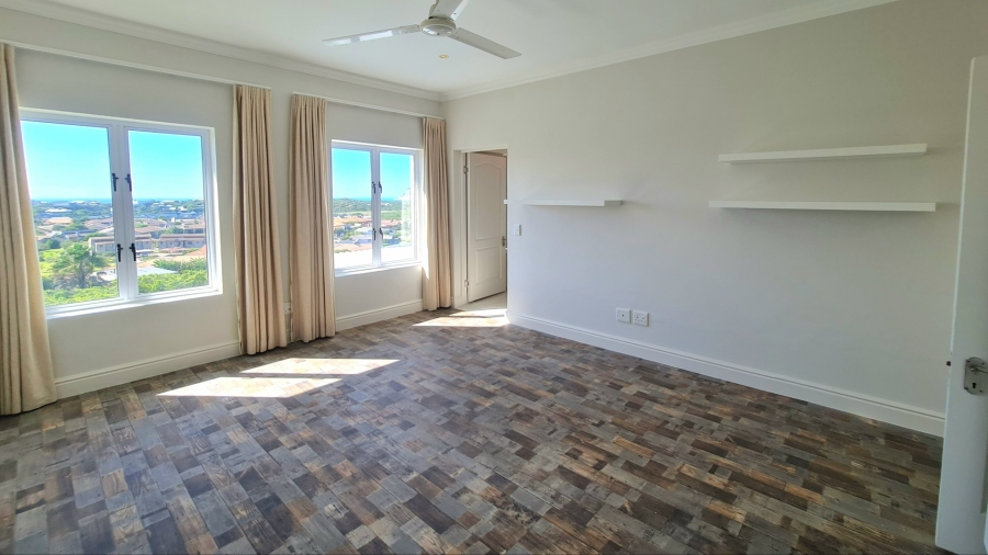 7 Bedroom Property for Sale in Whale Rock Western Cape